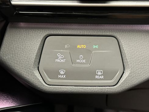 Used 2024 Volkswagen ID.4 S image 18