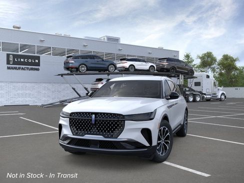 New 2026 Lincoln Nautilus Premier AWD/4WD image 2