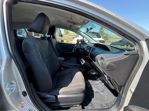 Used 2016 Toyota Prius Two FWD image 17