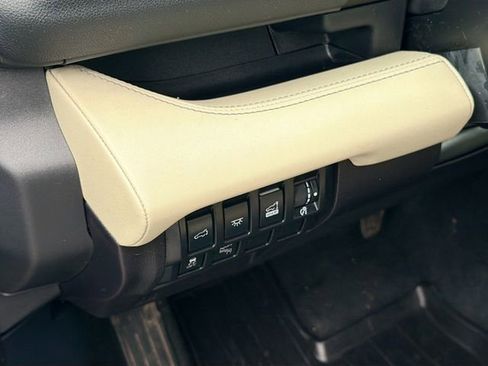 Used 2020 Subaru Ascent Limited w/ Technology Package image 10