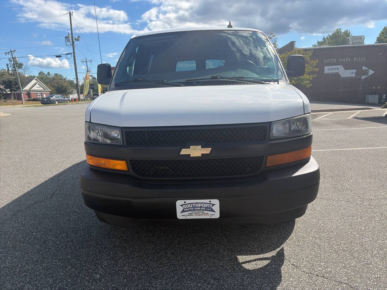 Used 2022 Chevrolet Express 2500 w/ Driver Convenience Package RWD image 3