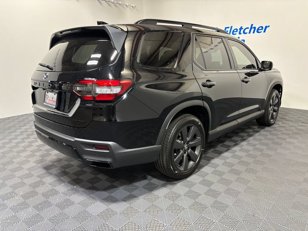 New 2026 Honda Pilot Sport image 6