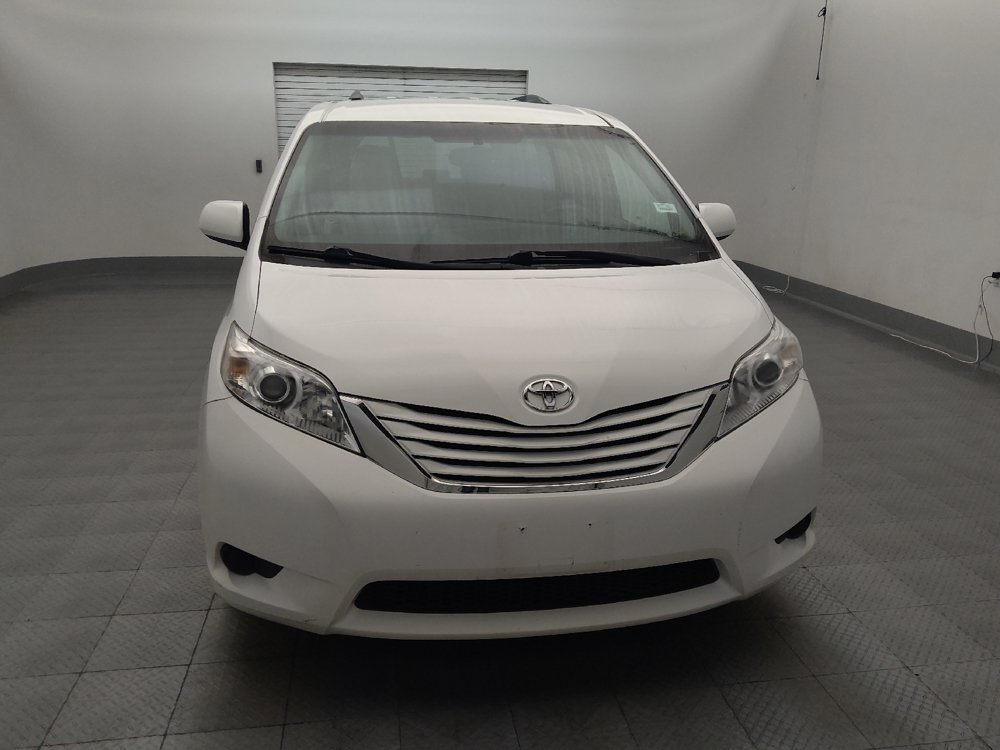 Used 2017 Toyota Sienna LE FWD image 14