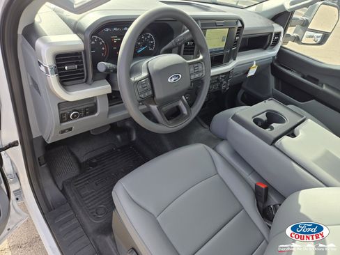 New 2026 Ford F250 XL w/ XL Chrome Package image 7