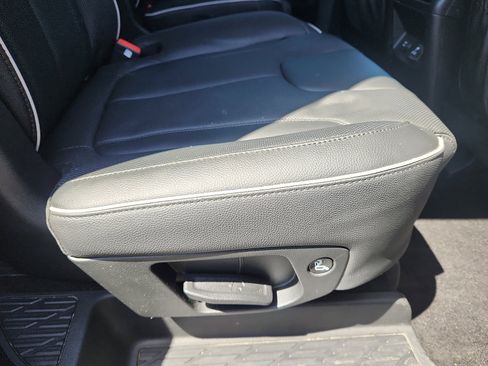 Used 2024 Hyundai Palisade Limited AWD/4WD image 32
