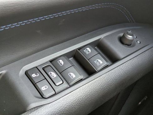 New 2026 Jeep Compass Latitude w/ Sun and Sound Group image 21