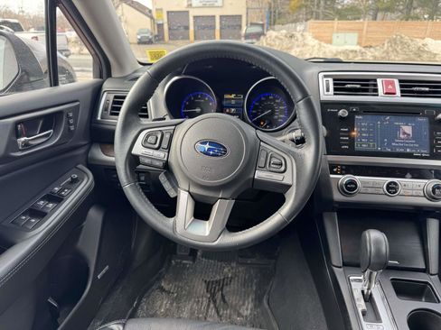 Used 2017 Subaru Outback 2.5i Limited image 12