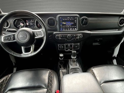 Used 2022 Jeep Wrangler Unlimited Sahara AWD/4WD image 7