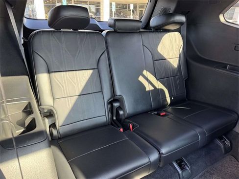 Used 2025 Buick Enclave Avenir w/ Super Cruise Package image 9