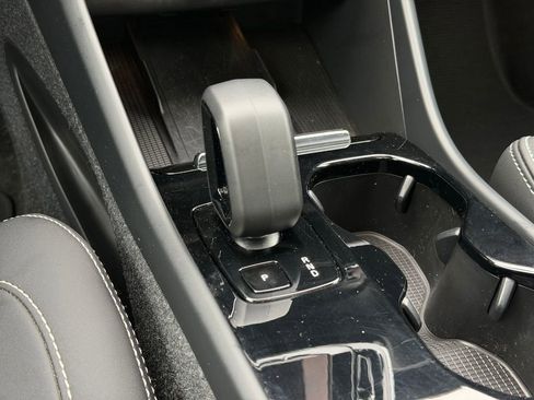 Certified 2023 Volvo C40 P8 Recharge Plus AWD/4WD image 28