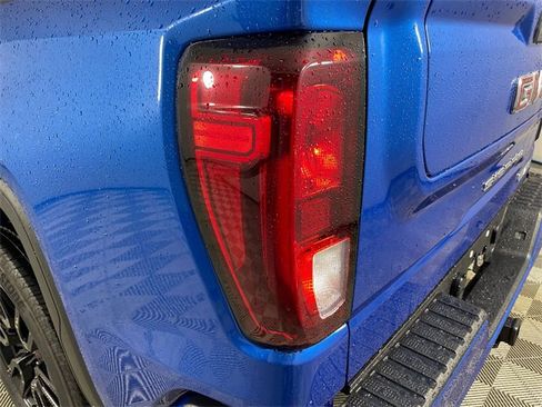 Used 2022 GMC Sierra 1500 Elevation image 18