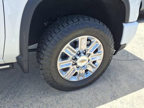 Used 2024 Chevrolet Silverado 2500 High Country w/ High Country Premium Package AWD/4WD image 9
