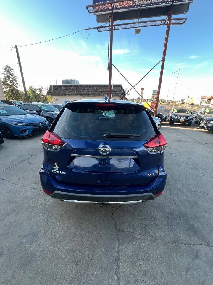 Used 2017 Nissan Rogue S AWD/4WD image 24