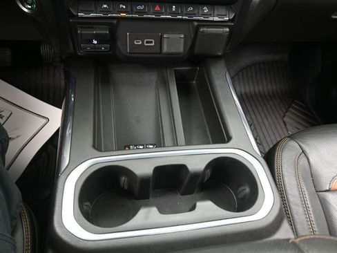 Used 2022 GMC Sierra 1500 AT4 w/ AT4 Premium Package image 11