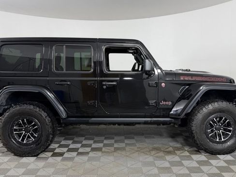 Used 2024 Jeep Wrangler Unlimited Rubicon AWD/4WD image 10