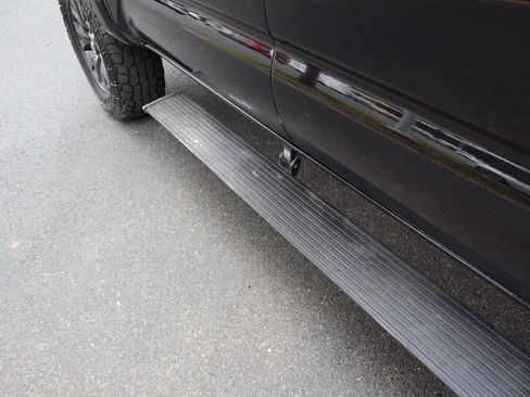 Used 2020 Toyota Tacoma SR5 w/ SR5 Appearance Package (SM) RWD image 28