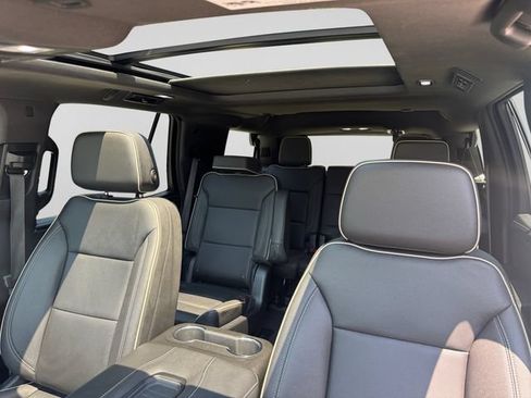 Certified 2023 GMC Yukon SLT w/ SLT Luxury Package AWD/4WD image 24
