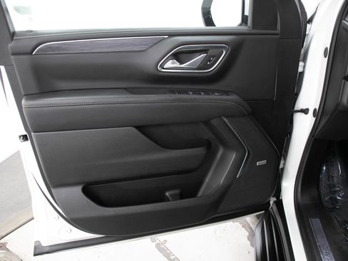 Used 2024 GMC Yukon SLT w/ SLT Luxury Package AWD/4WD image 21