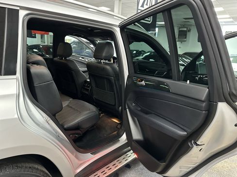 Used 2019 Mercedes-Benz GLS 450 4MATIC image 38