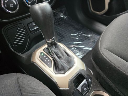 Used 2016 Jeep Renegade Sport w/ Power & Air Group FWD image 11