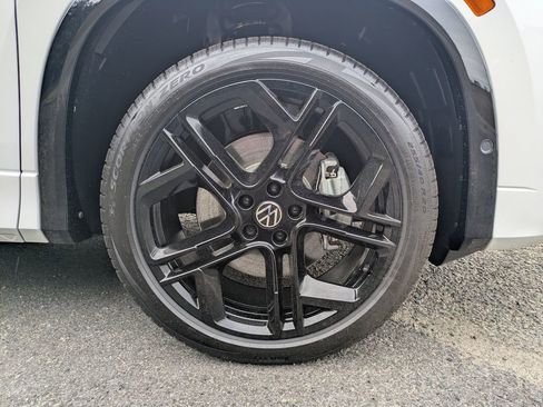 New 2026 Volkswagen Tiguan SE R-Line AWD/4WD image 11