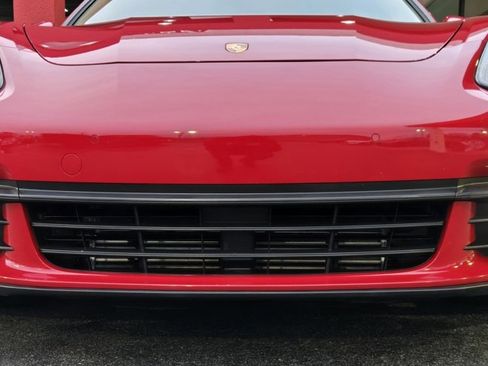 Used 2020 Porsche Panamera image 14