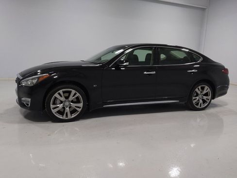 Used 2016 INFINITI Q70 L 3.7 w/ Deluxe Touring Package image 2