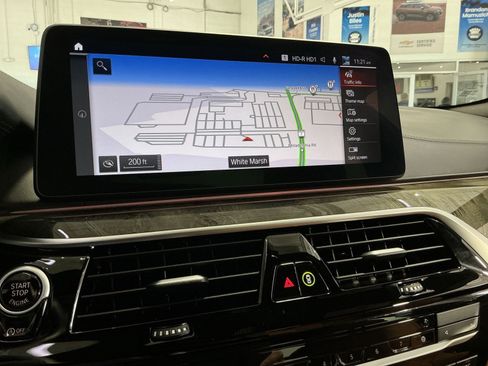 Used 2022 BMW M550i xDrive w/ Dynamic Handling Package AWD/4WD image 21