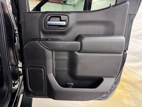 Used 2020 Chevrolet Silverado 1500 Custom w/ Custom Value Package AWD/4WD image 14