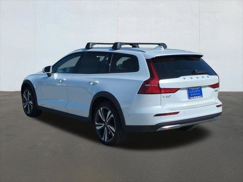New 2026 Volvo V60 B5 Cross Country Plus w/ Climate Package image 2