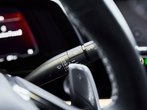 Used 2022 Chevrolet Corvette Stingray w/ Z51 Performance Package image 34