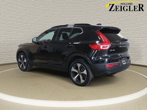 Used 2024 Volvo XC40 B5 Plus w/ Climate Package AWD/4WD image 7
