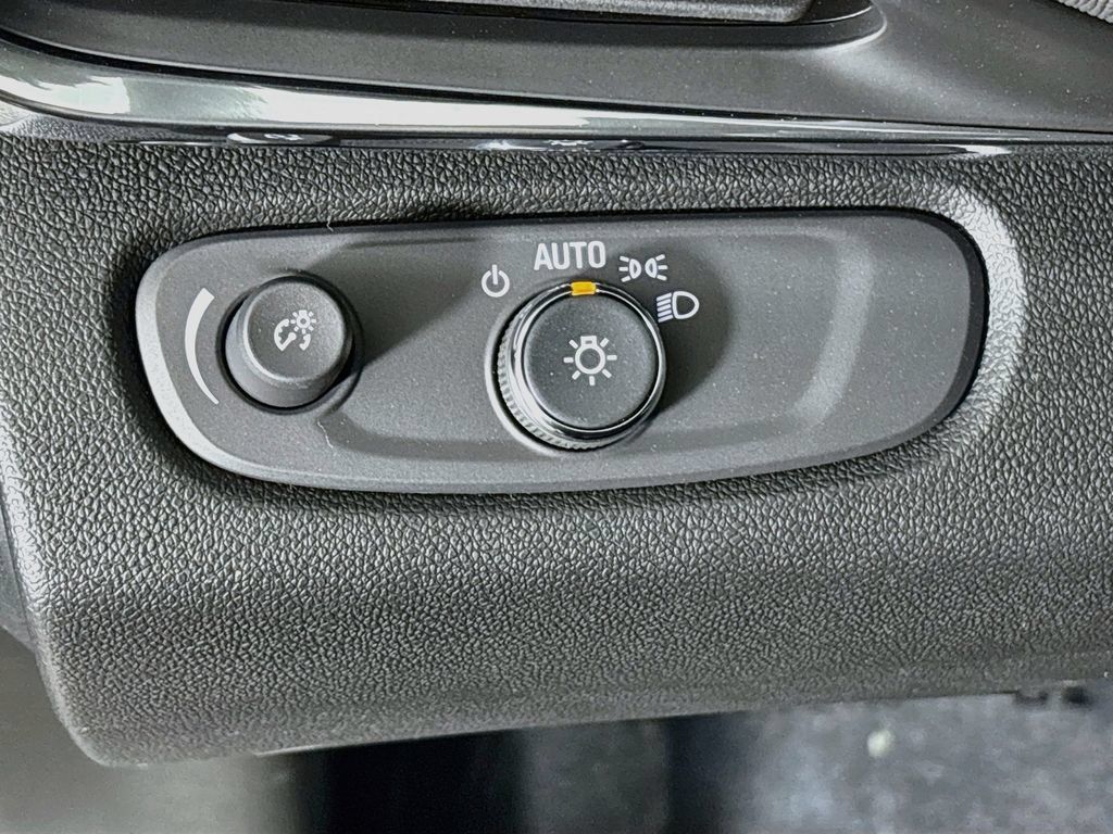 New 2026 Buick Envista Sport Touring w/ Convenience I Package FWD image 10