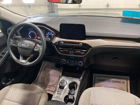 Used 2022 Ford Escape SE image 9