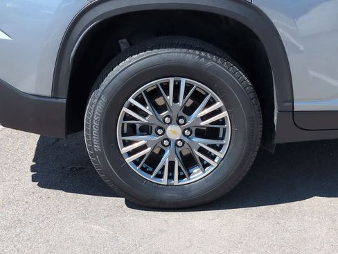 Used 2024 Chevrolet Traverse LT AWD/4WD image 13