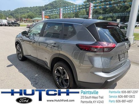 Used 2026 Nissan Rogue SV AWD/4WD image 6