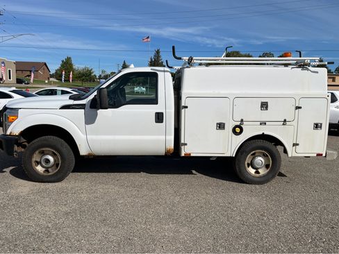 Used 2011 Ford F250 XL w/ Skid Plate Pkg image 2