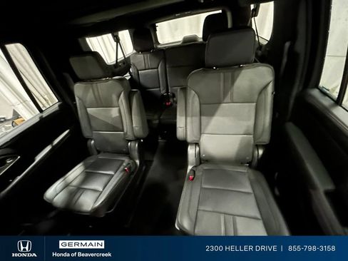 Used 2024 Chevrolet Suburban RST w/ Luxury Package AWD/4WD image 28
