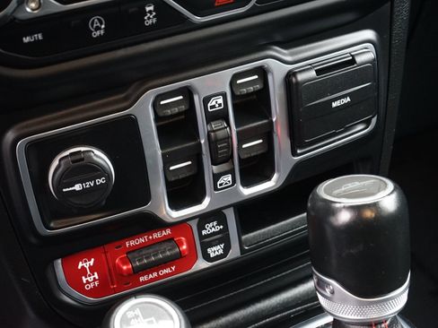 Used 2020 Jeep Gladiator Rubicon image 23