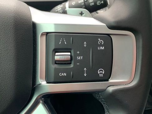 Used 2023 Land Rover Discovery S image 25