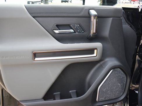 New 2025 GMC Hummer EV 2X image 11
