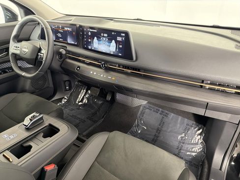 Used 2025 Nissan Ariya AWD image 34