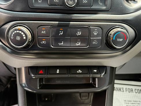 Used 2020 Chevrolet Colorado W/T w/ WT Convenience Package AWD/4WD image 7