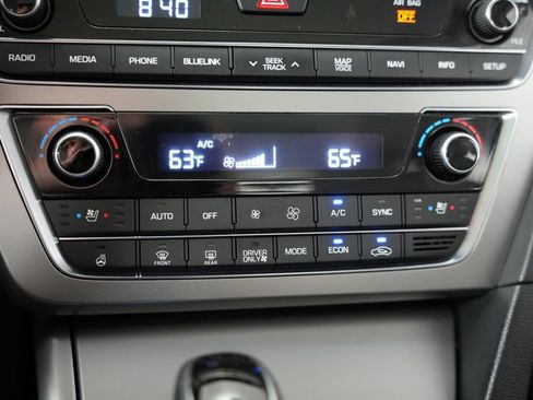 Used 2016 Hyundai Sonata Limited w/ Option Group 02 FWD image 24