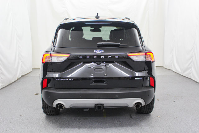 Certified 2020 Ford Escape Titanium w/ Titanium Premium Package 2.0 AWD/4WD image 6