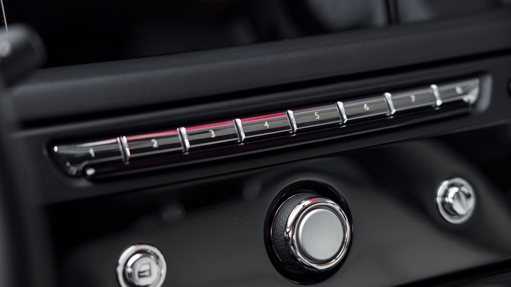 Used 2014 Rolls-Royce Phantom Sedan RWD image 25
