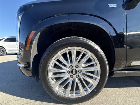 Used 2025 Cadillac Escalade Premium Luxury w/ Touring Package image 10