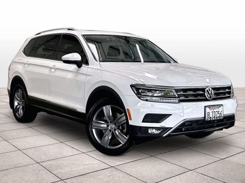 Used 2018 Volkswagen Tiguan SEL Premium AWD/4WD image 3