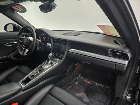 Used 2017 Porsche 911 Carrera image 15