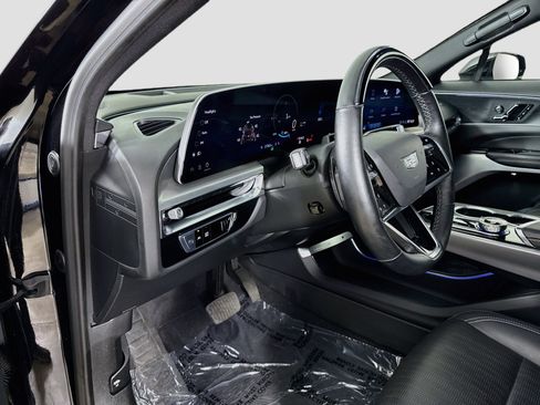 Used 2024 Cadillac Lyriq Luxury AWD/4WD image 11